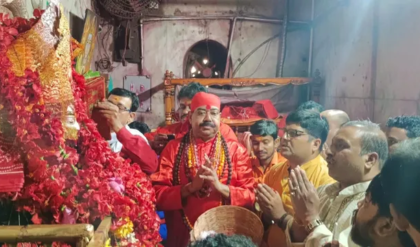 নতুন বছরে ভক্তদের নতুন আশা, মা তারার আশীর্বাদে মঙ্গলকামনা! তারাপীঠে রেকর্ড ভিড় নতুন বছরে ভক্তদের নতুন আশা, মা তারার আশীর্বাদে মঙ্গলকামনা! তারাপীঠে রেকর্ড ভিড়