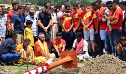 পয়লা বৈশাখে ময়দানে লাল-হলুদ ও সবুজ-মেরুন আবেগ! শুরু হল ঐতিহ্যবাহী ‘বারপুজো’, উৎসবের মেজাজে তিলোত্তমা! পয়লা বৈশাখে ময়দানে লাল-হলুদ ও সবুজ-মেরুন আবেগ! শুরু হল ঐতিহ্যবাহী ‘বারপুজো’, উৎসবের মেজাজে তিলোত্তমা!