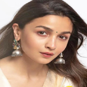 দামি পোশাক পরেছেন তবুও আপনাকে মানাচ্ছে না? ফ্যাশনের এই ৭টি মারাত্মক ভুল করছেন না তো!