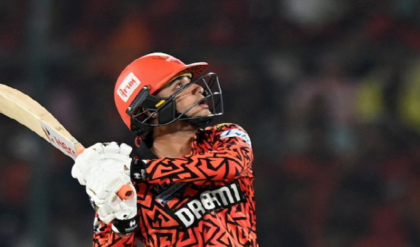 ইডেনে ঝোড়ো ইনিংস খেলেও কড়া শাস্তি! জয়ের মাঝেই বড় দুঃসংবাদ হায়দ্রাবাদ শিবিরে