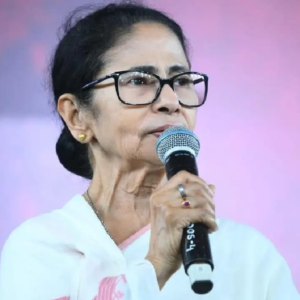 ‘আমার হাতে পুলিশ নেই’, মালদহের ঘটনায় দায় ঝেড়েও এনআইএ-র ভয় দেখালেন মমতা!