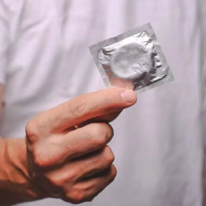 যৌন সুরক্ষাতেও থাবা বসাচ্ছে যুদ্ধ! ৩০% বাড়তে পারে কন্ডোমের দাম, মাথায় হাত আমজনতার