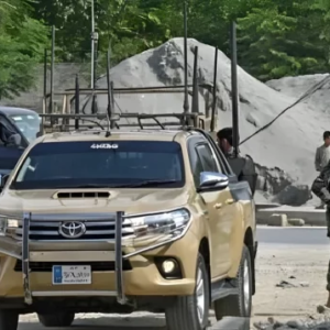 পাকিস্তানে সেনার মেগা অপারেশন! নিকেশ ২২ জঙ্গি, গোলাগুলির মাঝে প্রাণ হারালো ১০ বছরের শিশু