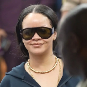 মাঝরাতে মুম্বই বিমানবন্দরে রিহানা! পপ তারকার আচমকা ভারত সফর ঘিরে তুঙ্গে জল্পনা, এবার কার বিয়ে?