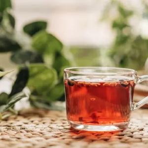 সকালে ঘুম থেকে উঠেই চা? অজান্তেই নিজের শরীরে বিষ ঢালছেন না তো!