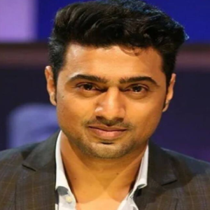 দেবের জন্য কান্নায় ভেঙে পড়লেন তরুণী, মাঠেই হারালেন জ্ঞান! ভিডিও দেখে কী করলেন সুপারস্টার?