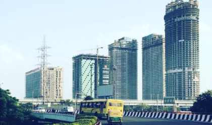 আকাশ ছোঁবে নয়ডা! নতুন ‘ইউনিফাইড বিল্ডিং রেগুলেশনস-২০২৬’ চালুর পথে যোগী সরকার, আমূল বদলে যাবে শহরের মানচিত্র