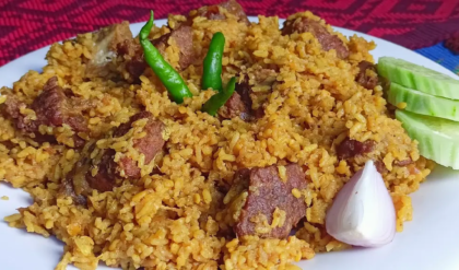 জিভে জল আনা মাংসের ভুনা খিচুড়ি! রেস্তোরাঁ স্টাইলে বাড়িতেই বানান এই রাজকীয় খাবার