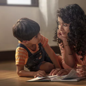 কেন ছোটবেলা থেকেই বই পড়া জরুরি? মস্তিষ্কের কার্যক্ষমতা বাড়াতে এর বিকল্প নেই!