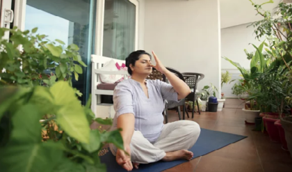 মেনোপজ মানেই কি জীবনের শেষ? ঋতুবন্ধের যন্ত্রণা ভুলে নতুন করে বাঁচুন এই ৫ উপায়ে!