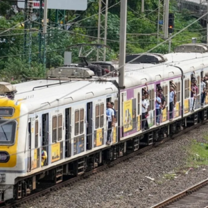 শনিবার ট্রেন সফরের পরিকল্পনা? হাওড়া ও শিয়ালদহ শাখায় বাতিল ১৬টি লোকাল, ভোগান্তির আগাম সতর্কবার্তা!