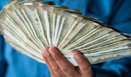 সেভিংস অ্যাকাউন্টে অনেক টাকা রাখছেন? সাবধান! অজান্তেই আয়কর দপ্তরের নজরে পড়ছেন না তো?