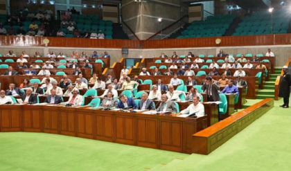 সংসদে রণক্ষেত্র! আসন সংখ্যা ৮৫০ করার বিলে প্রবল বাধা বিরোধীদের, শেষ হাসি কার? সংসদে রণক্ষেত্র! আসন সংখ্যা ৮৫০ করার বিলে প্রবল বাধা বিরোধীদের, শেষ হাসি কার?