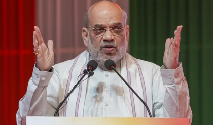 ২৬-এর মেগা ধামাকা: অমিত শাহের হাতে বিজেপির ‘সঙ্কল্প পত্র’, কী আছে সোনার বাংলার ব্লু-প্রিন্টে?