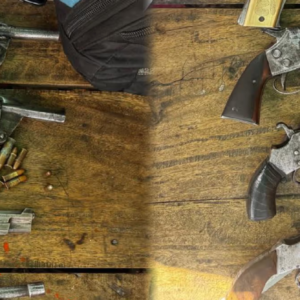 ভাঙড়ে ফের বারুদের গন্ধ: নির্বাচনের মুখে আইএসএফ কর্মীর বাড়িতে অস্ত্রের পাহাড়, শ্রীঘরে ‘ডিলার’ হাবিবুর! ভাঙড়ে ফের বারুদের গন্ধ: নির্বাচনের মুখে আইএসএফ কর্মীর বাড়িতে অস্ত্রের পাহাড়, শ্রীঘরে ‘ডিলার’ হাবিবুর!