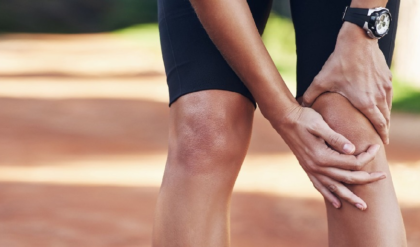 হাঁটু ব্যথায় কাবু? অপারেশন বা ওষুধ নয়, এই ৭টি ঘরোয়া টোটকাতেই মিলবে ম্যাজিকের মতো আরাম!