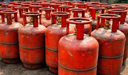 জ্বালানি সংকট নিয়ে বড় ঘোষণা কেন্দ্রের! পেট্রোল-ডিজেল ও এলপিজি নিয়ে আমজনতার জন্য স্বস্তির খবর জ্বালানি সংকট নিয়ে বড় ঘোষণা কেন্দ্রের! পেট্রোল-ডিজেল ও এলপিজি নিয়ে আমজনতার জন্য স্বস্তির খবর