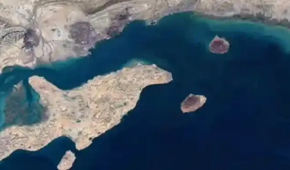 আমেরিকাকে চ্যালেঞ্জ জানিয়ে ফের উত্তপ্ত হরমুজ প্রণালী! ইরানের ‘মশক বহর’-এর আতঙ্কে কাঁপছে বিশ্ব বাণিজ্য