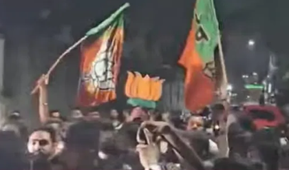 একবালপুরে রক্তক্ষয়ী রণক্ষেত্র! পুলিশের সামনেই বিজেপি প্রার্থীর মেয়েকে মারধরের অভিযোগ তৃণমূলের বিরুদ্ধে