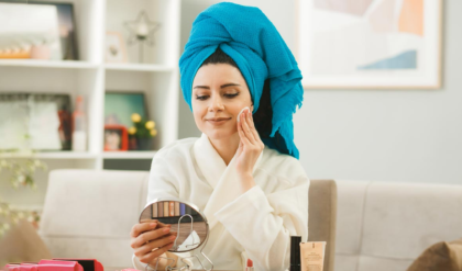 গরমে পুড়ছে ত্বক? পার্লার ছাড়াই পান কাঁচের মতো উজ্জ্বলতা, মানুন এই সিক্রেট টিপস!