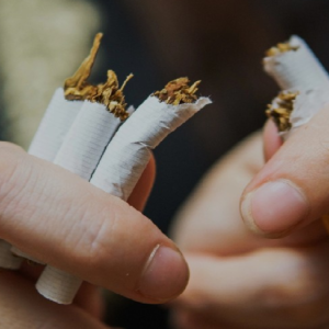 ফুসফুসকে দিন নতুন জীবন! ধূমপান ছাড়ার এই ৫টি সহজ উপায় বদলে দেবে আপনার জগত