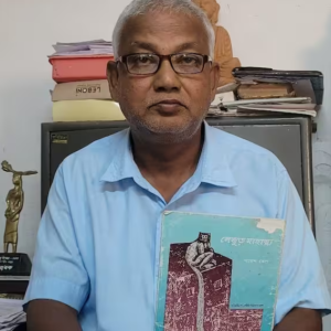 চিঠির ঝোলায় কবিতার সুর! সীমান্ত এলাকার ‘মাটি’র ভাষায় ঝড় তুলছেন কেশিয়াড়ির ডাককর্মী পরেশ