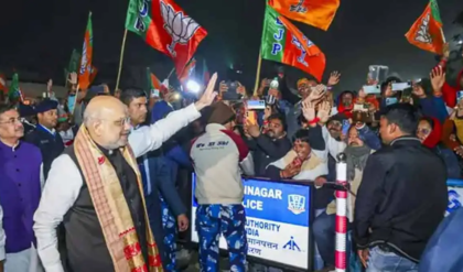 . শুভেন্দুর মনোনয়ন ঘিরে নজিরবিহীন উত্তেজনা! শাহকে লক্ষ্য করে চটি-জুতো, পাল্টা হুঙ্কার বিজেপির