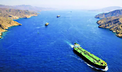 বিশ্বজুড়ে হাহাকার! হরমুজ প্রণালী দিয়ে এলএনজি জাহাজ আসতেই ট্রাম্পের ভয়ঙ্কর হুমকি, এবার কি ধ্বংস হবে ইরান?