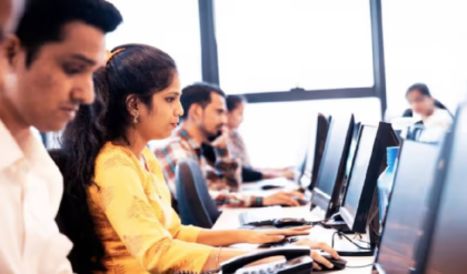 ছুটির দিনেও বসের কল? শ্রম আইনের এই নিয়ম না জানলে পস্তাবেন!