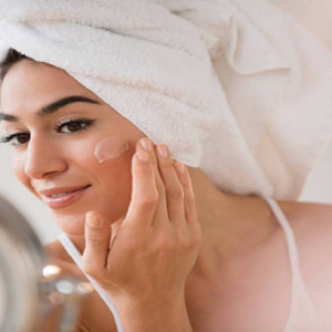 পার্লারের খরচ বাঁচান! ঘরোয়া এই ৩টি জাদুকরী উপাদানেই ত্বক হবে কাঁচের মতো স্বচ্ছ