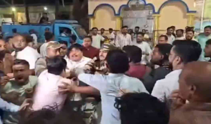 ভোটের মুখে রণক্ষেত্র জগদ্দল! অর্জুন সিংয়ের ছেলের বাড়িতে বোমাবাজি, খাটের তলা থেকে গ্রেফতার তৃণমূল নেতা