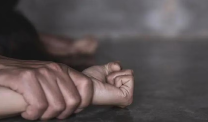 . স্ত্রীয়ের অনুপস্থিতিতেই ছক! বিশেষভাবে সক্ষম তরুণীকে ঘরে ডেকে লালসা মেটালেন বৃদ্ধ, লুনাওয়াড়ায় চাঞ্চল্য