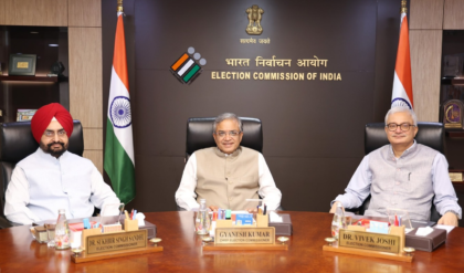 ভোটের আগে বঙ্গে প্রশাসনিক রদবদল! মালদহে এডিএম-কে শোকজ, নবান্নে এল নতুন নির্বাচনী কর্তা