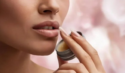 . ঠোঁট কি কালো হয়ে যাচ্ছে? ১ রাতেই কালচে দাগ দূর করার ম্যাজিক টিপস!