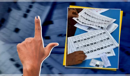 সাতসকালেই মহকুমা শাসকের দপ্তরে জনজোয়ার! আধার-রেশন থাকলেও কেন কাটা গেল নাম? দুশ্চিন্তায় রাজ্যবাসী