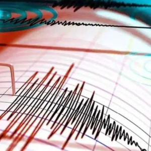 কাঁপছে বাংলা ও মণিপুর! খুলনায় উৎসস্থল, দুপুর গড়াতেই প্রবল ভূমিকম্পে দুলল কলকাতা কাঁপছে বাংলা ও মণিপুর! খুলনায় উৎসস্থল, দুপুর গড়াতেই প্রবল ভূমিকম্পে দুলল কলকাতা