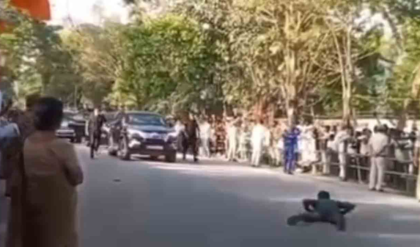 নিরাপত্তার বজ্রআঁটুনি ফুঁড়ে মোদীর গাড়ির সামনে যুবক! কোচবিহারে এসপিজি-র নাভিশ্বাস