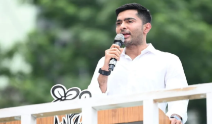 উত্তরবঙ্গ থেকে দক্ষিণবঙ্গ—আজ রাজ্যজুড়ে তৃণমূলের মেগা শো! প্রচারে ঝড় তুলছেন মমতা-অভিষেক উত্তরবঙ্গ থেকে দক্ষিণবঙ্গ—আজ রাজ্যজুড়ে তৃণমূলের মেগা শো! প্রচারে ঝড় তুলছেন মমতা-অভিষেক