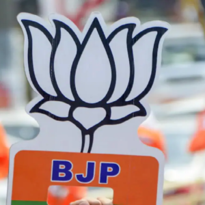 ভোটের মুখে বিপত্তি! প্রচারের মাঝেই রক্তাক্ত ময়নাগুড়ির বিজেপি প্রার্থী, তড়িঘড়ি ভর্তি হাসপাতালে ভোটের মুখে বিপত্তি! প্রচারের মাঝেই রক্তাক্ত ময়নাগুড়ির বিজেপি প্রার্থী, তড়িঘড়ি ভর্তি হাসপাতালে