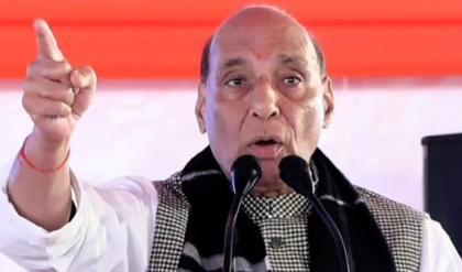 “বাংলার দিকে তাকালে পাকিস্তান ক’টুকরো হবে ভগবানই জানেন!” রাজনাথের রণহুঙ্কার