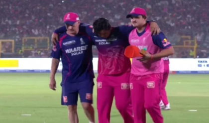 শতরানের পরেই অঘটন! জয়পুরে মাঠের মধ্যেই যন্ত্রণায় কাতরালেন ১৫ বছরের বৈভব সূর্যবংশী