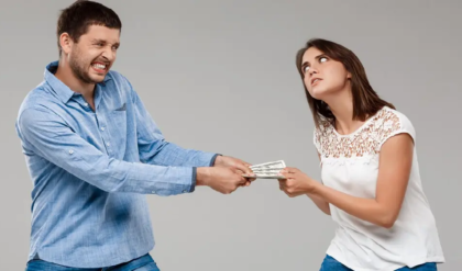 সাবধান! আপনার মন নয়, প্রেমিকের নজর কি কেবলই আপনার মানিব্যাগে? এই লক্ষণগুলো মিলিয়ে নিন