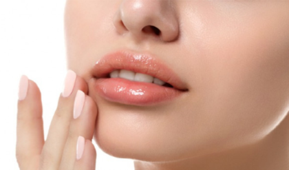 গোলাপি ঠোঁট কি কালো হয়ে যাচ্ছে? এই ৫টি অভ্যাসই আপনার সৌন্দর্যের বারোটা বাজাচ্ছে!