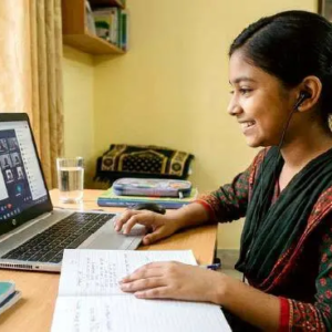 অনলাইন ক্লাসে সন্তান কি স্ক্রিনের দিকে ফ্যালফ্যাল করে তাকিয়ে থাকে? পড়াশোনায় মন ফেরাতে কাজে লাগান এই ৫টি কৌশল! অনলাইন ক্লাসে সন্তান কি স্ক্রিনের দিকে ফ্যালফ্যাল করে তাকিয়ে থাকে? পড়াশোনায় মন ফেরাতে কাজে লাগান এই ৫টি কৌশল!