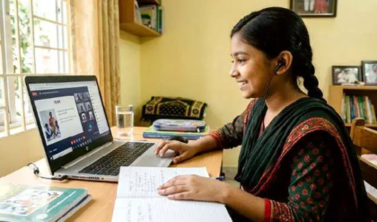 অনলাইন ক্লাসে সন্তান কি স্ক্রিনের দিকে ফ্যালফ্যাল করে তাকিয়ে থাকে? পড়াশোনায় মন ফেরাতে কাজে লাগান এই ৫টি কৌশল!