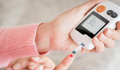 সুগার নিয়ন্ত্রণে রাখতে চান? দিনের শুরুতেই এই ৫টি অভ্যাস বদলে ফেলুন, নয়তো বিপদ আসন্ন সুগার নিয়ন্ত্রণে রাখতে চান? দিনের শুরুতেই এই ৫টি অভ্যাস বদলে ফেলুন, নয়তো বিপদ আসন্ন