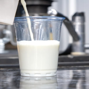 কাঁচা দুধ কি অমৃত নাকি বিষ? না ফুটিয়ে দুধ খাওয়ার ভয়াবহ বিপদ সম্পর্কে জানলে চমকে যাবেন!