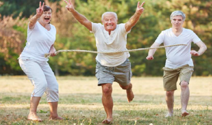 শুয়ে-বসে নয়, অবসরে এই ৩টি কাজ করলেই বাড়বে আয়ু! বিজ্ঞান বলছে দীর্ঘজীবী হওয়ার সহজ উপায়