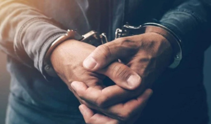 ৩১৫ কোটির সাইবার কেলেঙ্কারি! নিউ টাউনের হোটেল থেকে গ্রেফতার শিল্পপতি পবন রুইয়া ৩১৫ কোটির সাইবার কেলেঙ্কারি! নিউ টাউনের হোটেল থেকে গ্রেফতার শিল্পপতি পবন রুইয়া