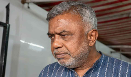 ভোটের আগে তপ্ত ভবানীপুর! দেবাশিস কুমারের কার্যালয়ে আয়কর হানা নিয়ে তুঙ্গে রাজনৈতিক তরজা